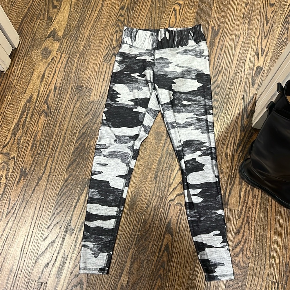 Terez camo leggings size small. Excellent condition